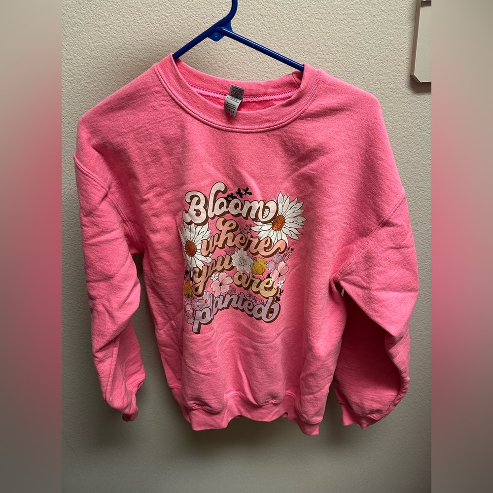 Pink women’s Sweatshirt with Floral Design